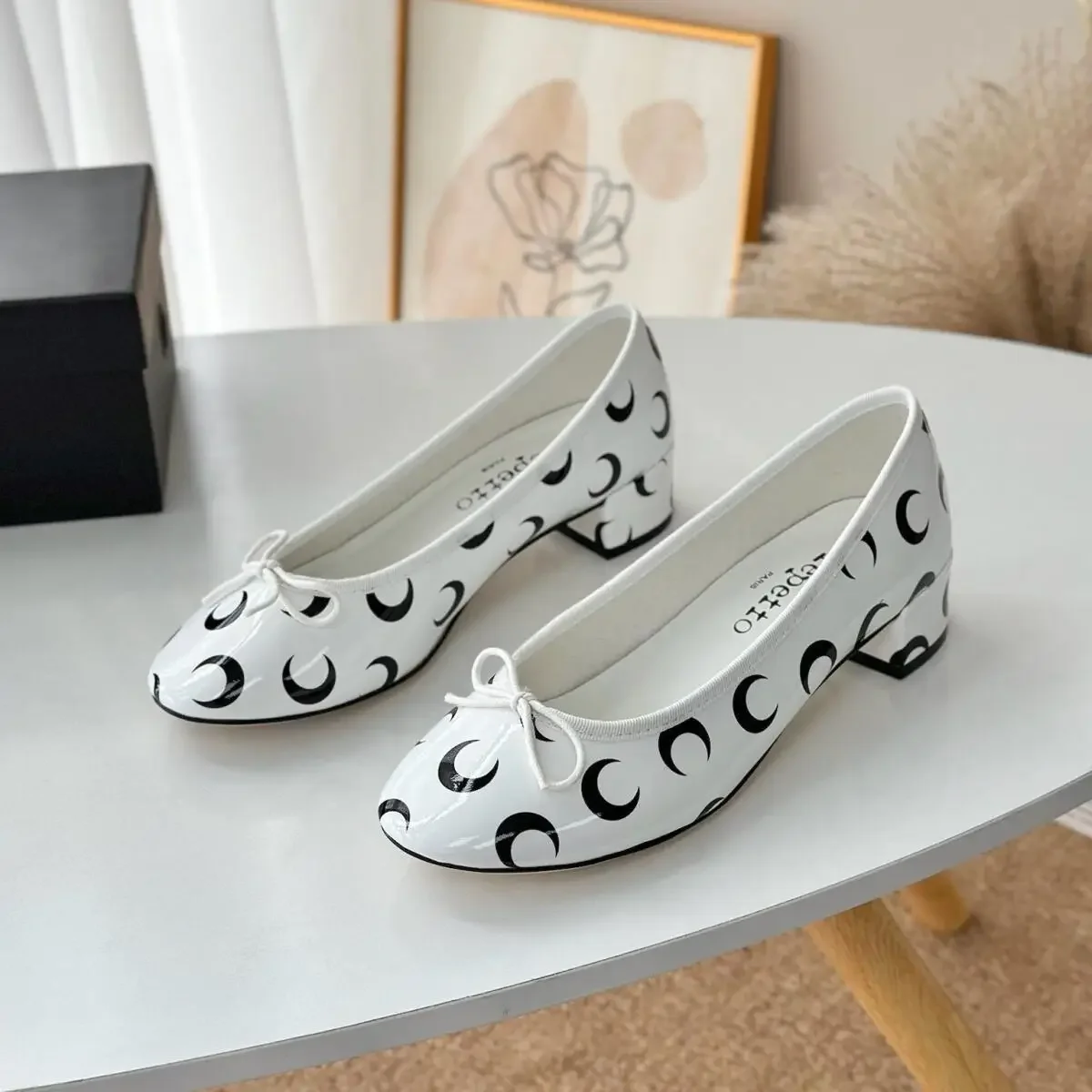 Ballet Flat Women - Bailarinas con Estampado Lunar y Punta